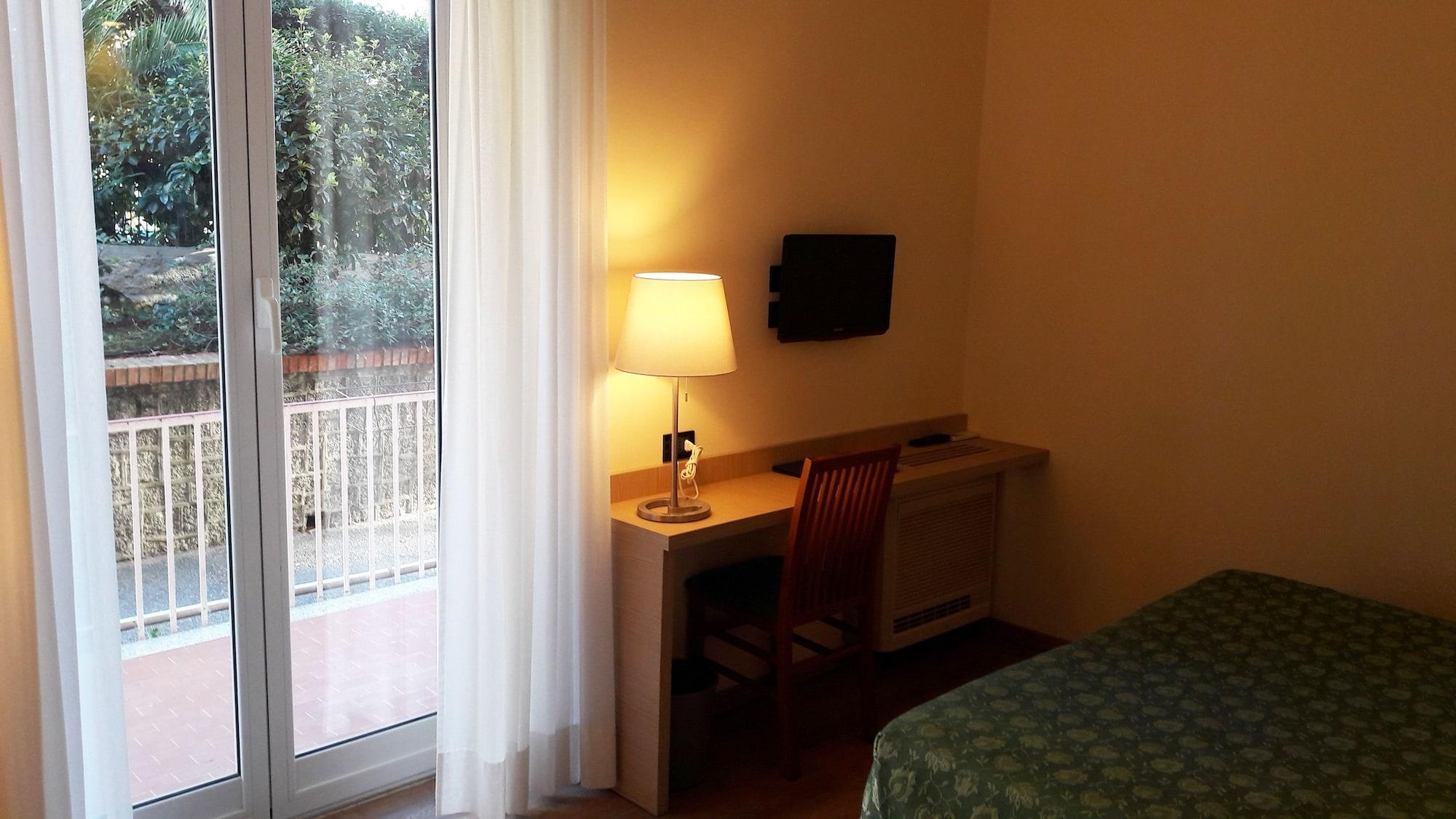 Hotel Esperia Genova Esterno foto