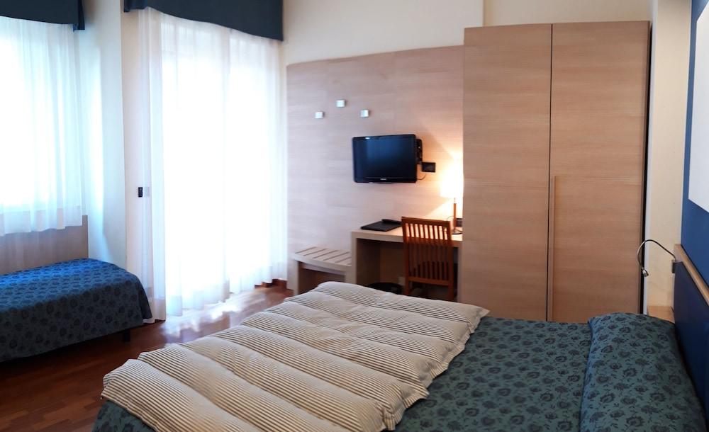 Hotel Esperia Genova Esterno foto