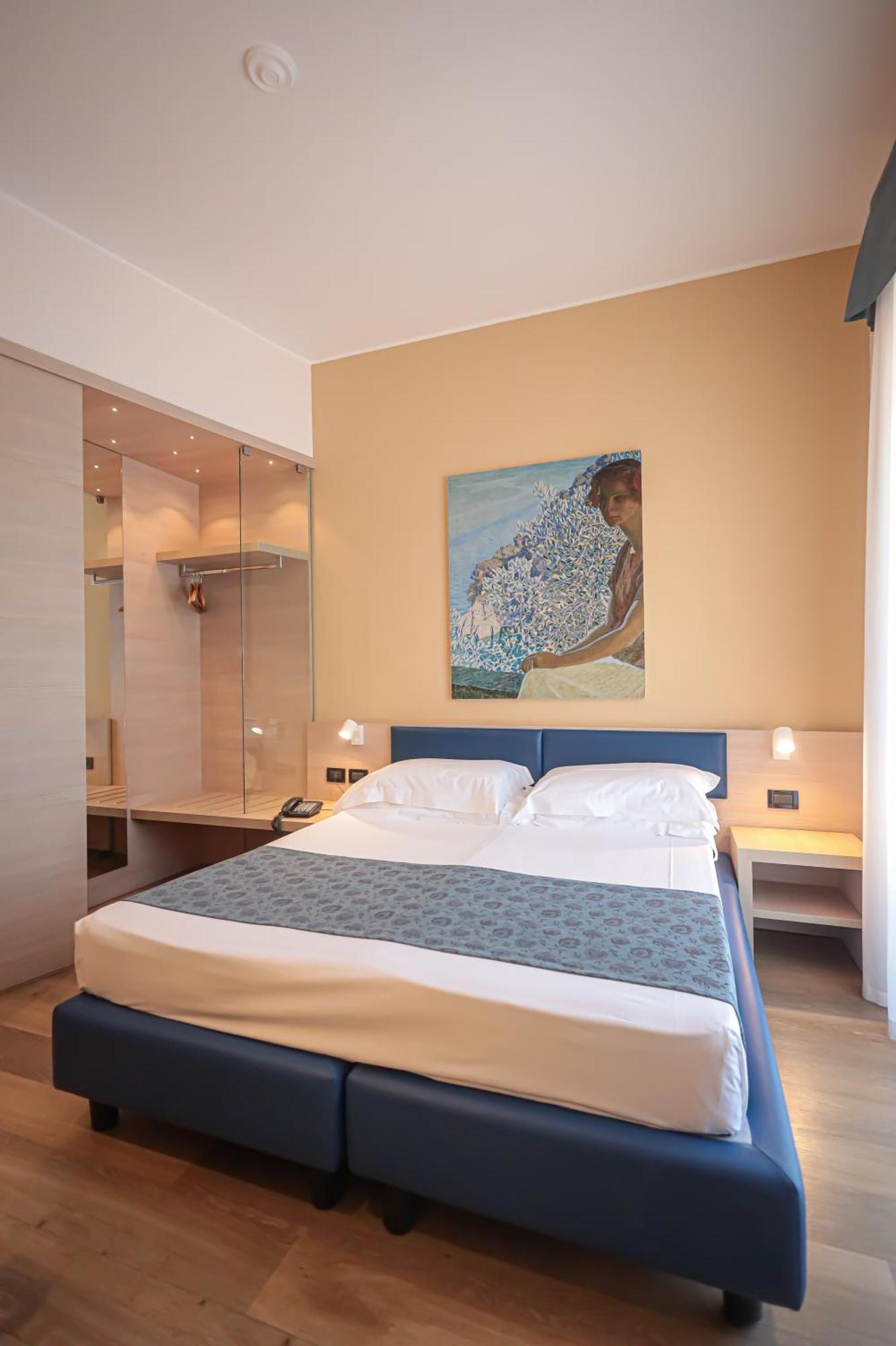 Hotel Esperia Genova Esterno foto